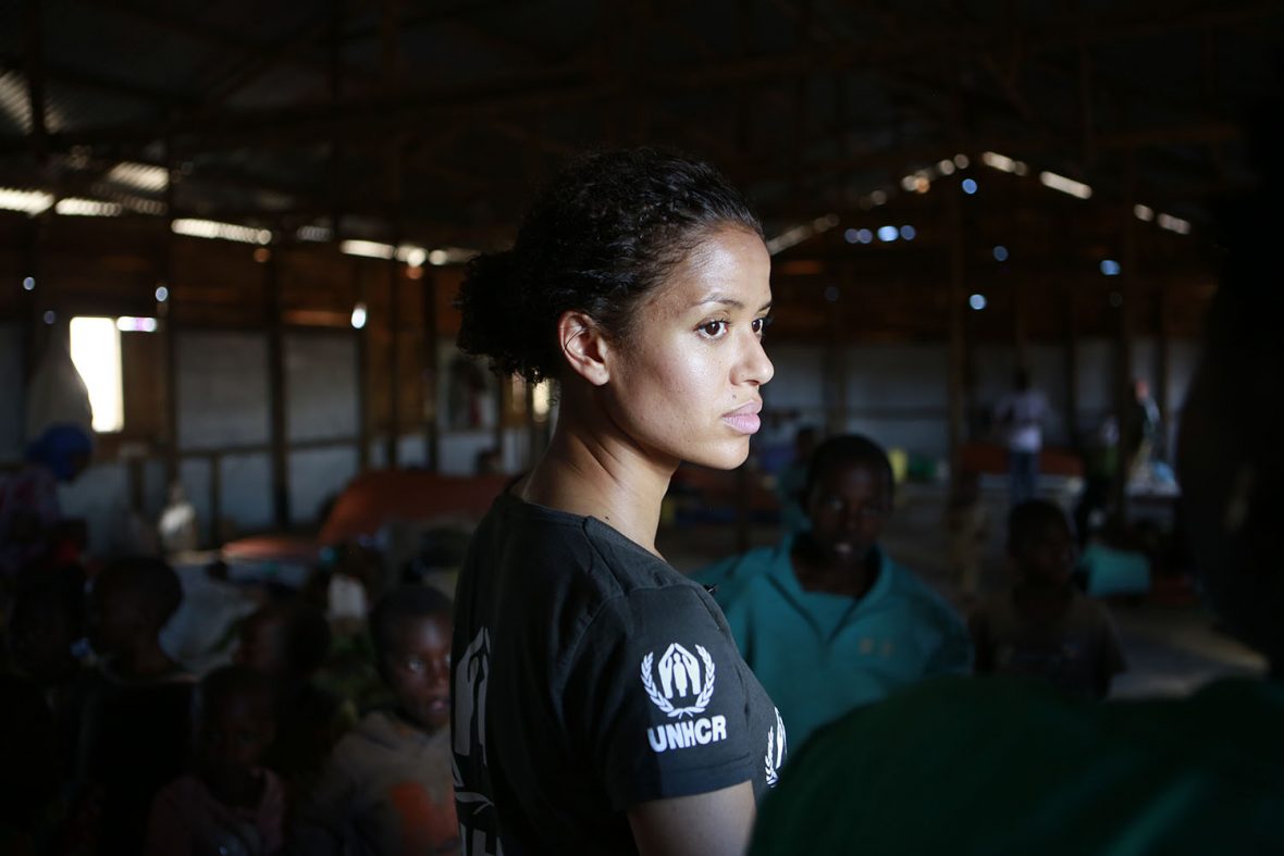 UNHCR Supporter Gugu Mbatha-Raw in a temporary shelter for refugee women and young children in Nakivale Refugee Settlement, Uganda