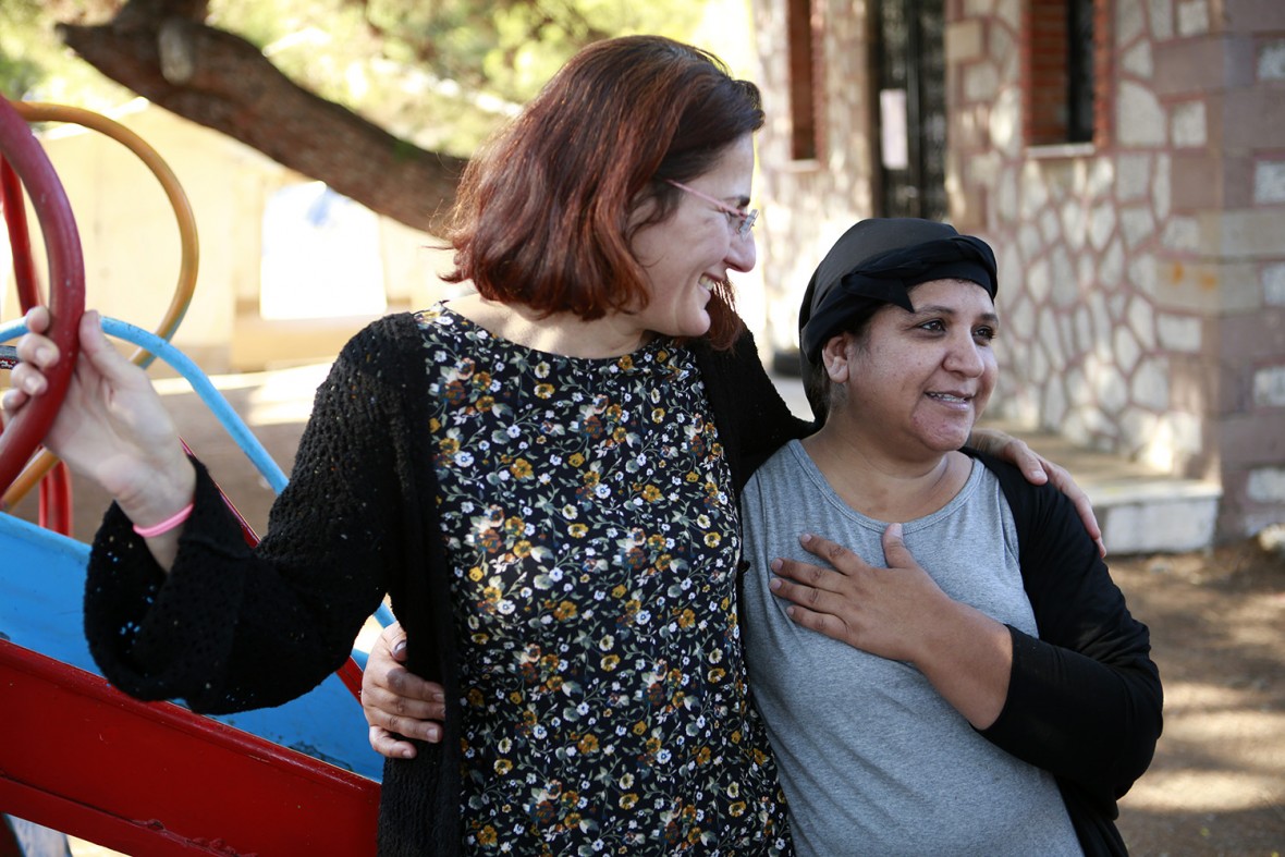 UNHCR Supporter Neshan with a Syrian refugee called Hind, who is 38 and has 7 children (3 in Greece and 4 with her husband who is already in Germany).  PIKPA village provides safe accommodation and a welcoming environment for particularly vulnerable refugees, including women who have lost their children during the crossing, and adults and children with physical disabilities. PIKPA village is a former summer camp, transformed in 2012 into a refugee haven by volunteers with support from the local authorities.  It is community-run, and Efi Latsoudi is one of the joint 2016 winners of UNHCR’s Nansen Refugee Award.